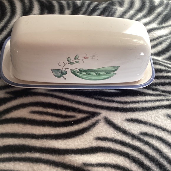 Pfaltzgraff 1/4 Pound Butter Dish plus SALT and PEPPER set - Picture 2 of 8